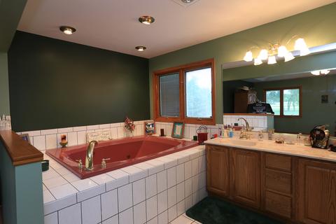 18807 River Rd, Marengo, IL 60152 photo 13