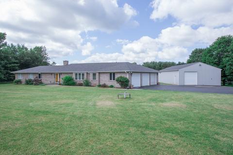 18807 River Rd, Marengo, IL 60152 photo 1
