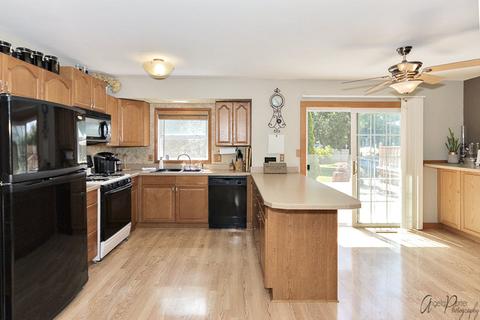 4831 Pyndale Dr, Mchenry, IL 60050 photo 3