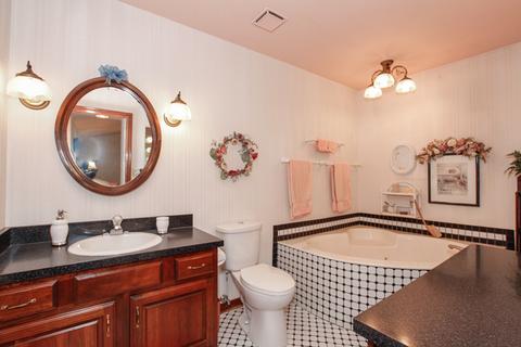 727 Macgregor Rd, Lockport, IL 60441 photo 8