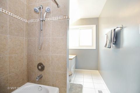955 Olive St, Hoffman Estates, IL 60169 photo 9