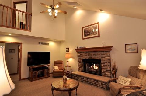 3221 Meadow Trl E, Dekalb, IL 60115 photo 6