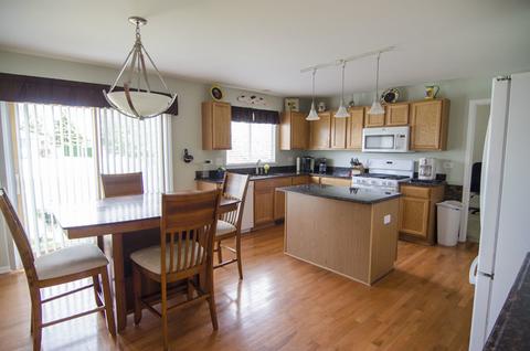 2500 Clear Creek Dr, Plainfield, IL 60586 photo 2