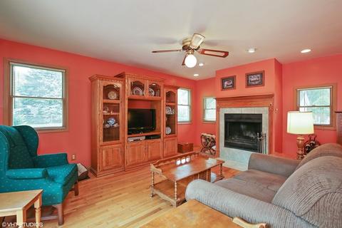 5220 Hunter Dr, Mchenry, IL 60050 photo 2