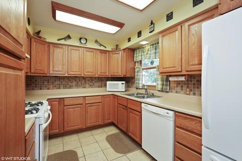 5220 Hunter Dr, Mchenry, IL 60050 photo 3