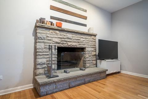 516 S Sleight St, Naperville, IL 60540 photo 4