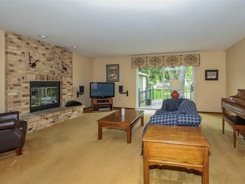 2306 Bluebird Ln, Rolling Meadows, IL 60008 photo 10