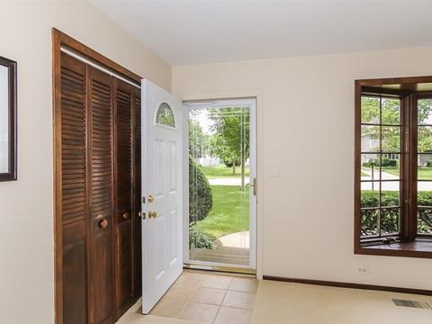 2306 Bluebird Ln, Rolling Meadows, IL 60008 photo 17
