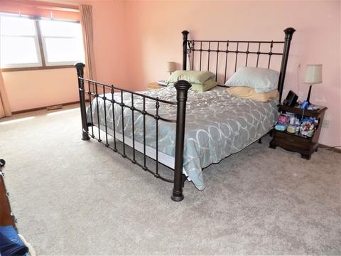 766 Longtree Dr, Wheeling, IL 60090 photo 12
