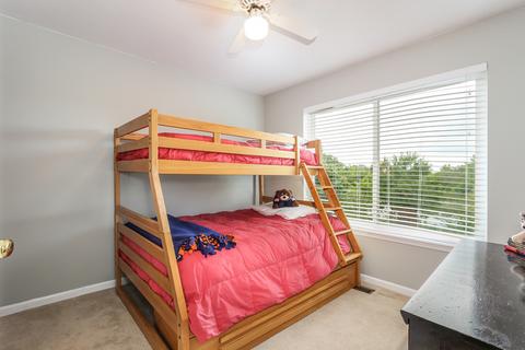 7880 Geneva Dr, Gurnee, IL 60031 photo 23