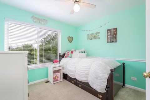 7880 Geneva Dr, Gurnee, IL 60031 photo 24
