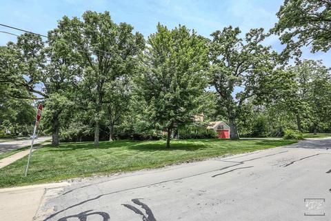 829 E Porter Ave, Naperville, IL 60540 photo 4