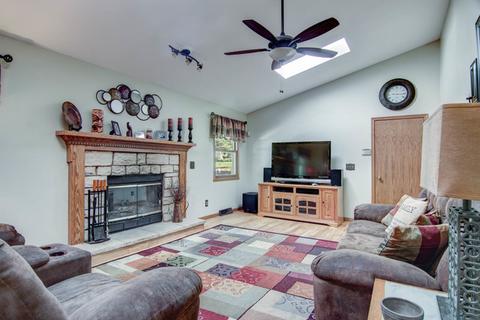 7987 Windspoint Rd, Roscoe, IL 61073 photo 2