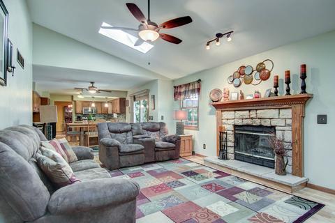 7987 Windspoint Rd, Roscoe, IL 61073 photo 3