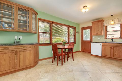 273 Pinehurst Dr, Des Plaines, IL 60016 photo 6