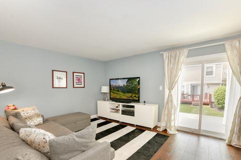 2010 Raleigh Pl, Hoffman Estates, IL 60169 photo 4