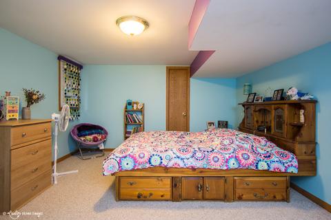 18133 School St, Lansing, IL 60438 photo 18