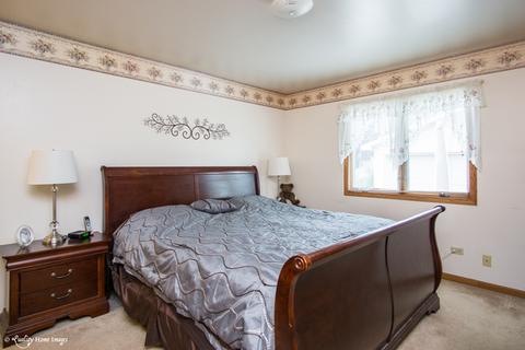 18133 School St, Lansing, IL 60438 photo 14