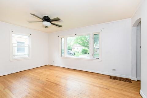 1331 Evergreen Ave, Des Plaines, IL 60016 photo 3
