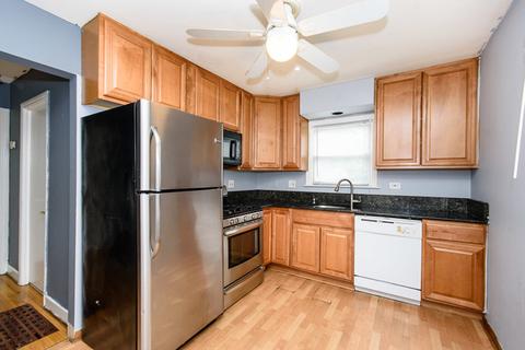 1331 Evergreen Ave, Des Plaines, IL 60016 photo 2