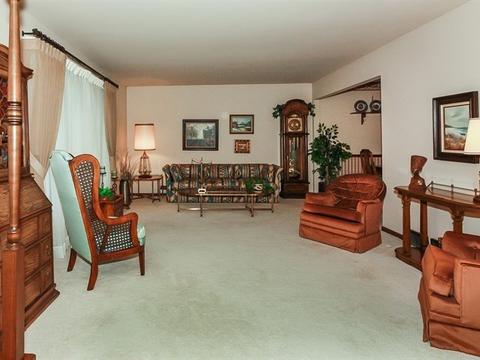 528 Russell St, Wheeling, IL 60090 photo 3