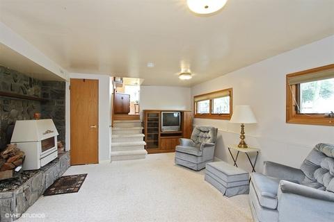 3002 Elder Ln, Holiday Hills, IL 60051 photo 9