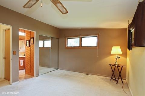 3002 Elder Ln, Holiday Hills, IL 60051 photo 11