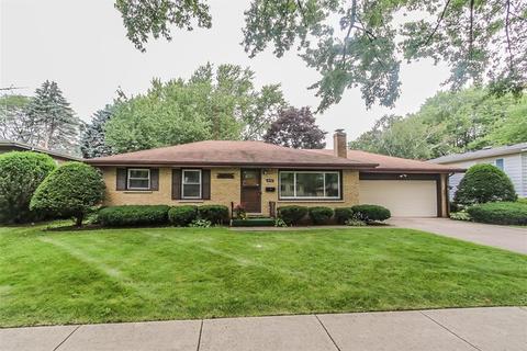 892 Sioux Dr, Elgin, IL 60120 photo 2