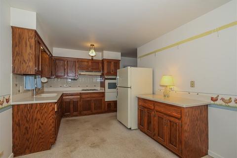 892 Sioux Dr, Elgin, IL 60120 photo 6