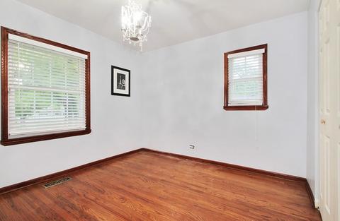 422 Cherry Ln, Glenview, IL 60025 photo 9