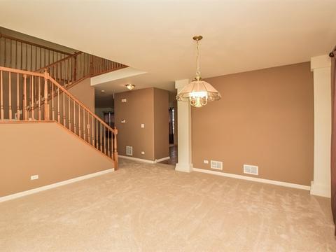 1634 Rosehall Ln, Elgin, IL 60123 photo 8