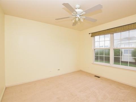 1634 Rosehall Ln, Elgin, IL 60123 photo 12