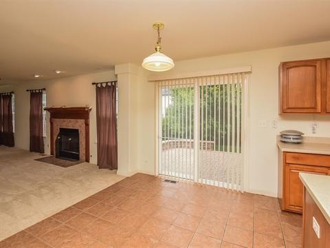 1634 Rosehall Ln, Elgin, IL 60123 photo 7