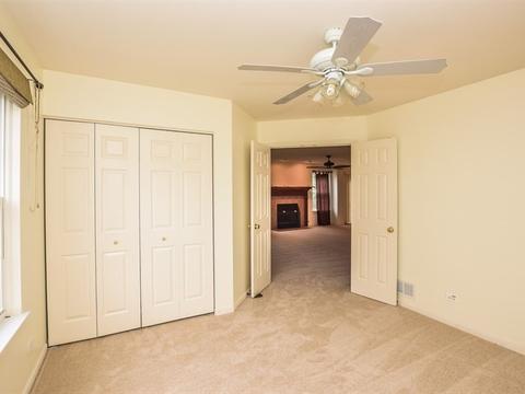 1634 Rosehall Ln, Elgin, IL 60123 photo 13