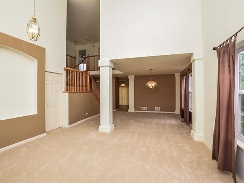 1634 Rosehall Ln, Elgin, IL 60123 photo 4