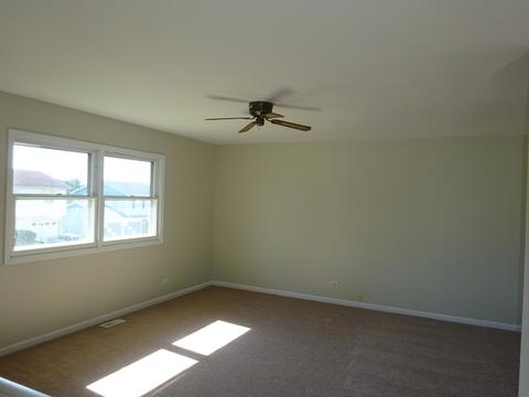 4432 Trailside Ct, Hoffman Estates, IL 60192 photo 2