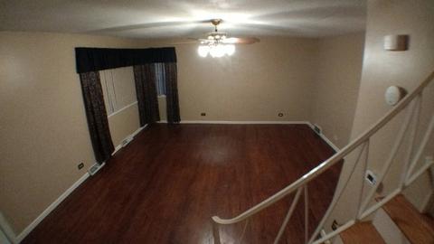 2 E Judith Ann Dr, Mount Prospect, IL 60056 photo 4