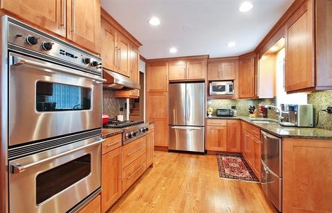 180 Lance Dr, Des Plaines, IL 60016 photo 2
