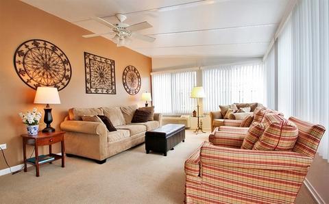 180 Lance Dr, Des Plaines, IL 60016 photo 5