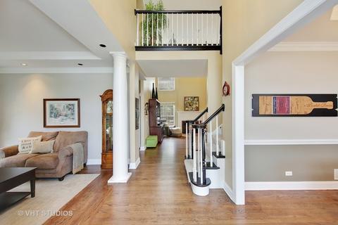 534 Amy Ln, Wheaton, IL 60187 photo 2