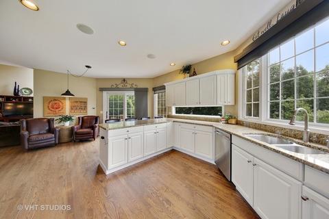 534 Amy Ln, Wheaton, IL 60187 photo 7