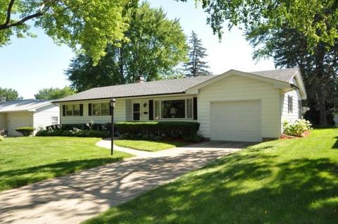 823 Diane Ave, Elgin, IL 60123 photo 1