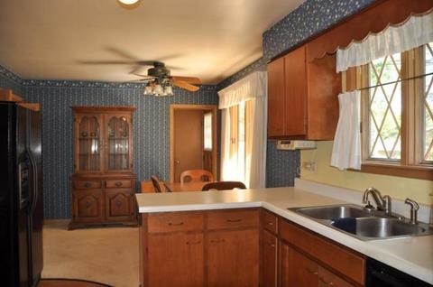 823 Diane Ave, Elgin, IL 60123 photo 4