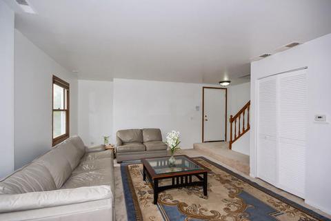 5600 Tinder Dr #5, Rolling Meadows, IL 60008 photo 3