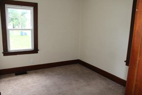 988 S 7th Ave, Kankakee, IL 60901 photo 3