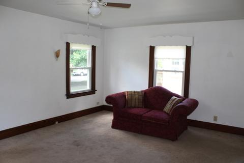 988 S 7th Ave, Kankakee, IL 60901 photo 2