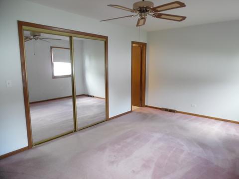 71 Marina Dr, Des Plaines, IL 60016 photo 12