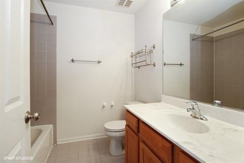 2354 Georgetown Cir, Aurora, IL 60503 photo 9