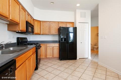 2354 Georgetown Cir, Aurora, IL 60503 photo 3