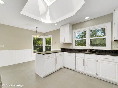 600 Saddle Rd, Wheaton, IL 60187 photo 4